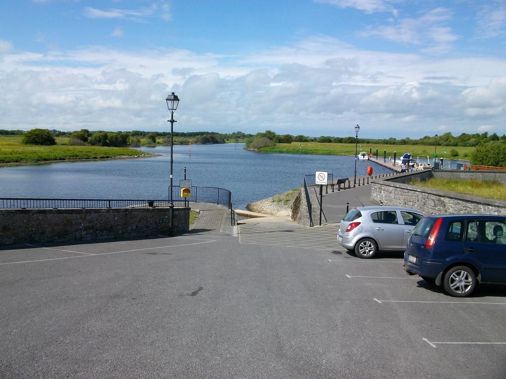 Clonmacnoise B&B エクステリア 写真