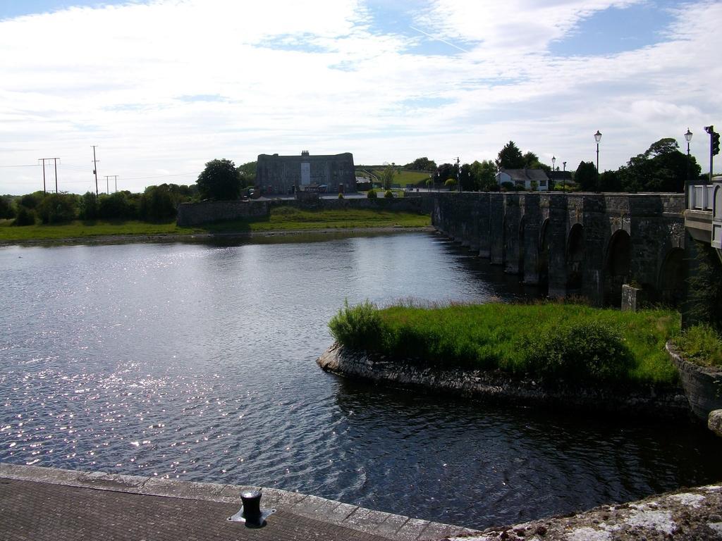 Clonmacnoise B&B エクステリア 写真